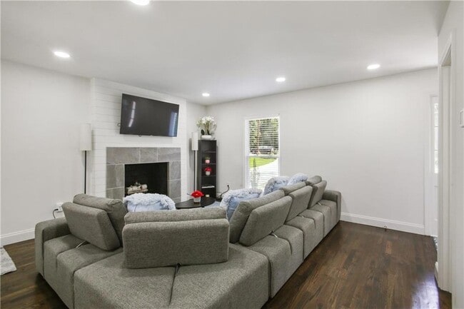 Photo - 2832 Riderwood Dr