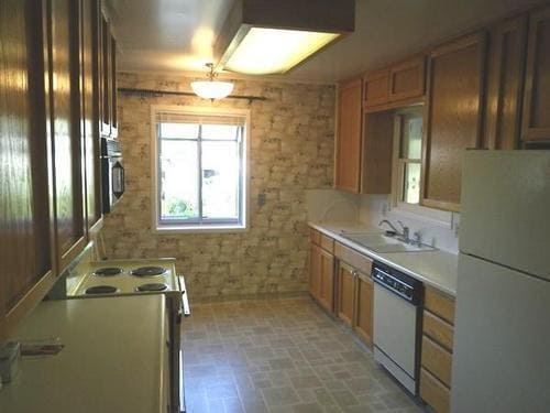 Photo - Downtown Sonora Gem!