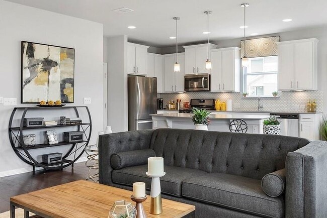 Photo - 429 Staunton Dr