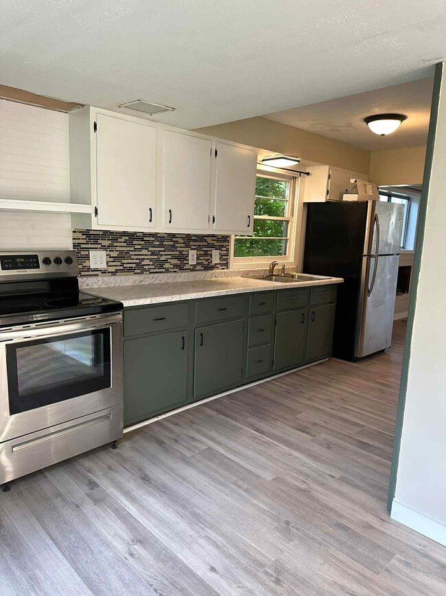 Photo - 634 First St