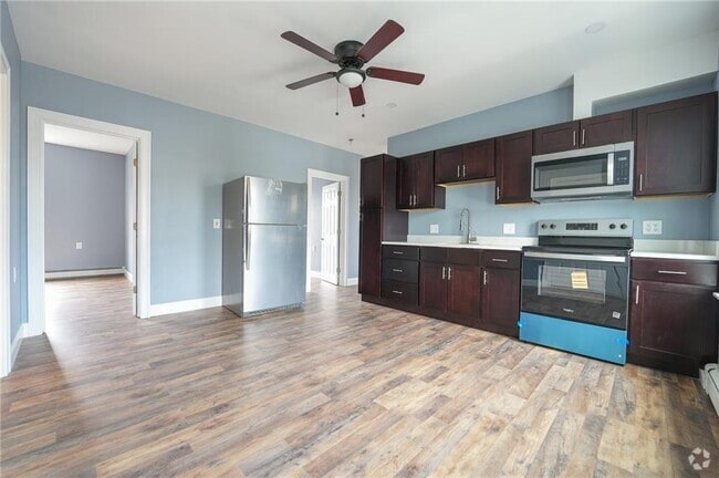 Building Photo - 6 Beacon St Unit 3 Rental