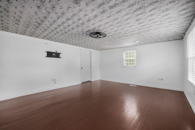 Photo - 207 Morelock Dr