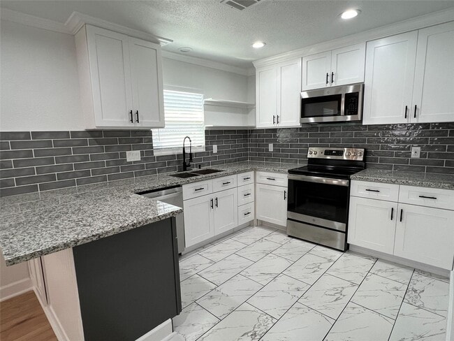 Photo - 7125 Conley St