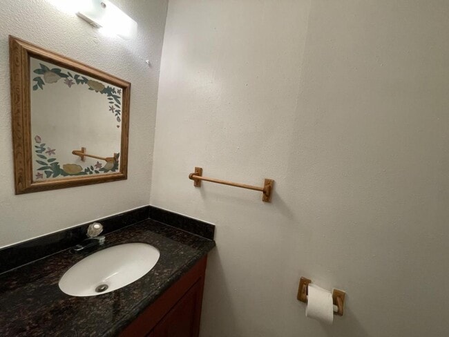 Photo - 512 Commerce St