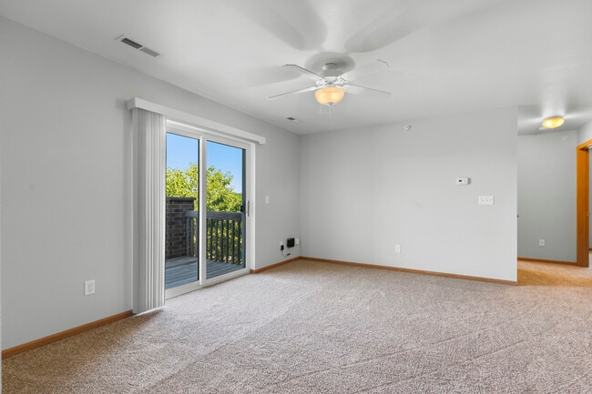 Photo - River Ridge 2301-2325 University Drive