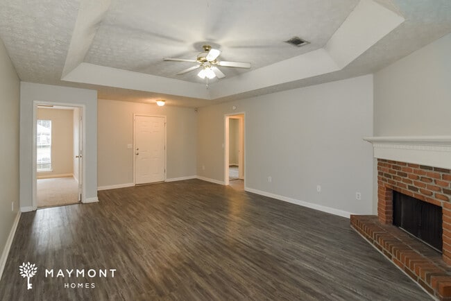 Photo - 975 Eastern Oaks Dr