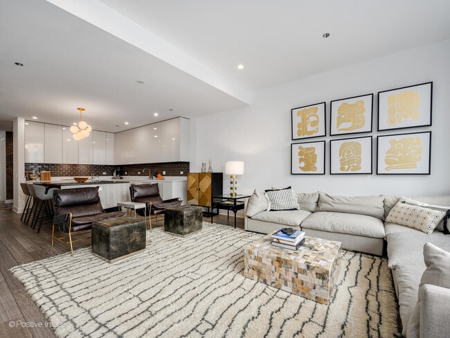 Photo - 403 N Wabash Ave Unit 15A