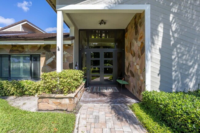 Photo - 2903 Banyan Blvd Cir NW