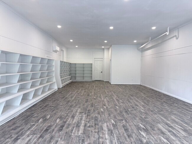 127 Susanna St Unit Comm