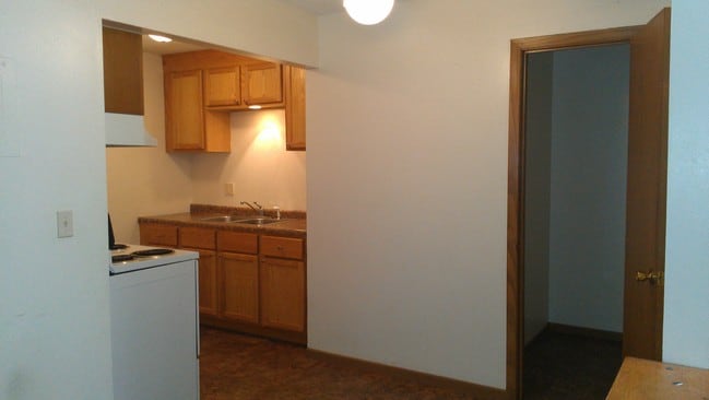 2 BR Kitchen - Canary Hill Apartments