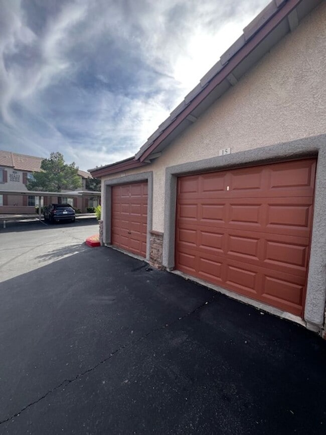 Photo - 3 Bedroom Condo - Gated - Summerlin - Detached Garage- New Carpet