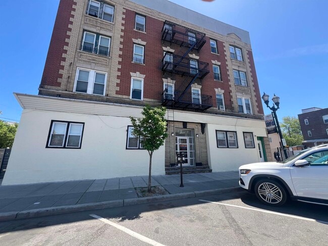 Photo - 7222 Broadway Apartment Unit 7
