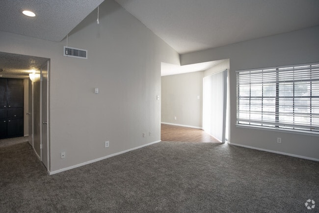 2Bd/1Bath