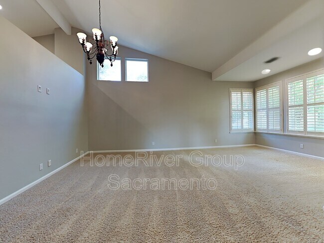 Photo - 5322 Bellegrove Way