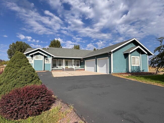 Building Photo - 471-825 Bantley Dr Rental