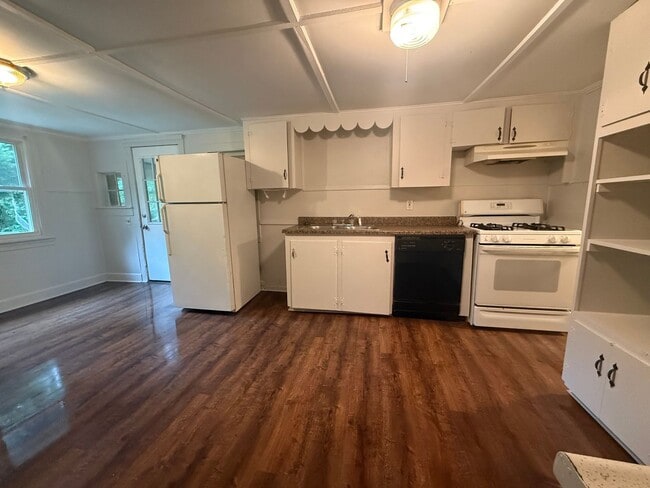 Building Photo - 1244 Dalton Ave Unit 2