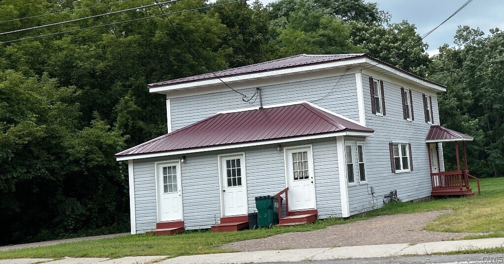 Photo - 335 Church St