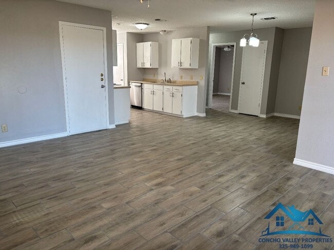 Photo - For Rent - 4 Bed/2 Bath near Goodfellow AFB