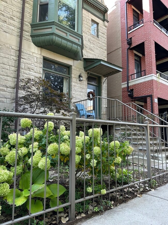 Photo - 957 W Montana St Unit 1W