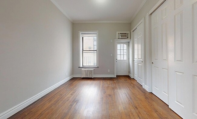 Photo - East 25th Street Unidad 20