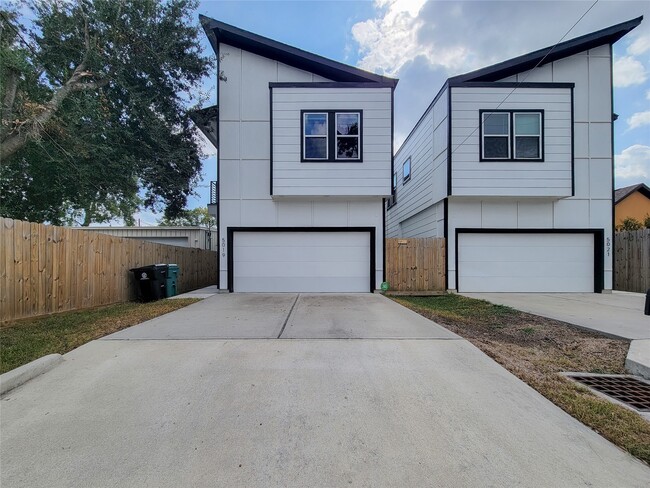 Photo - 5019 Creekmont Dr