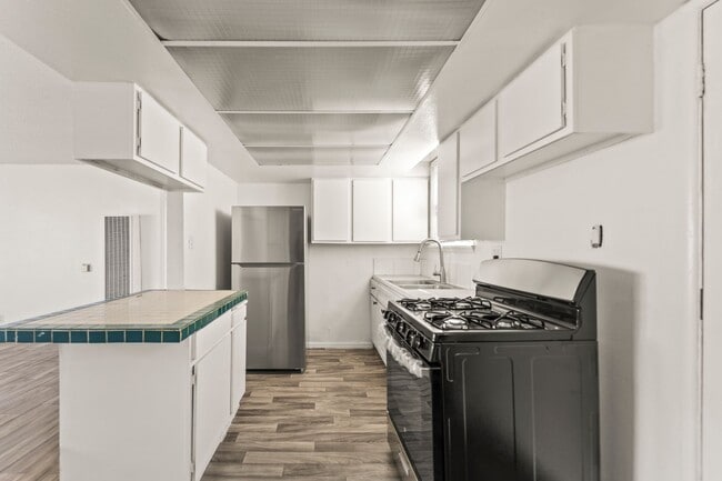 Photo - 956 E Imperial Hwy Unit 956