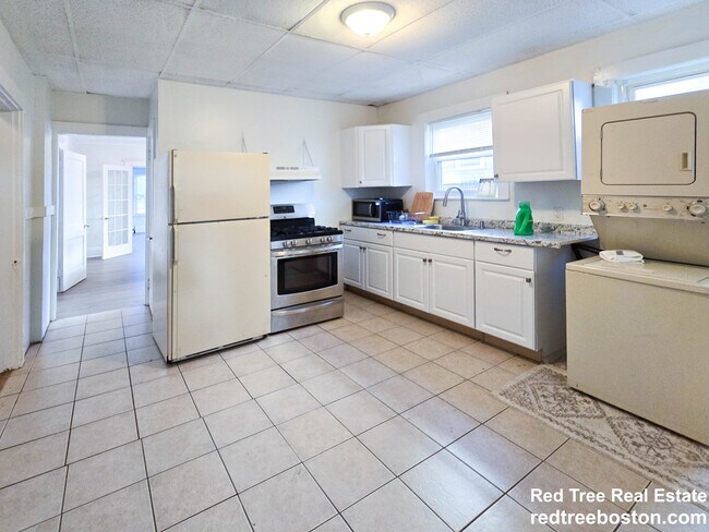 Building Photo - 63 Pinckney St Unit 1