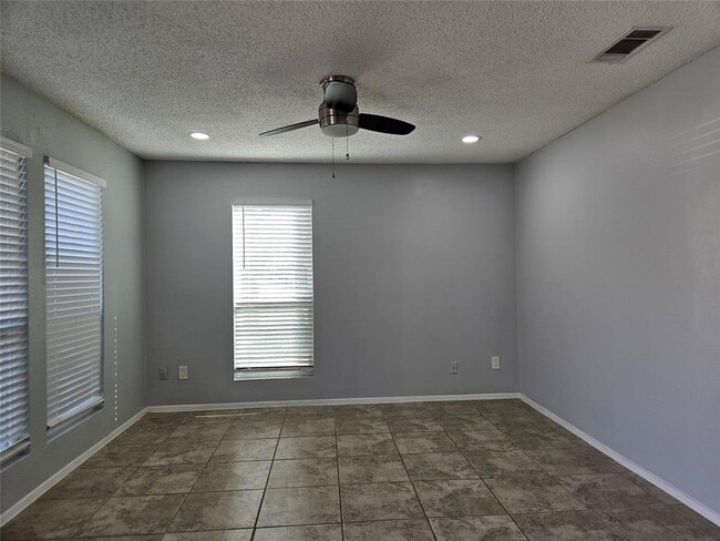 Photo - 105 E Boyce St