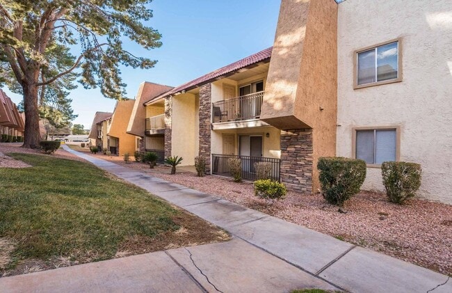 24 Hour Guard Gated Community - Bella Vita - 24 Hour Guard Gated Community - Bella Vita House