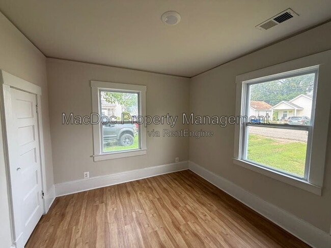 Photo - 163 Bend Farm Rd