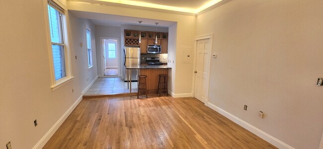 Building Photo - 193 Maverick St