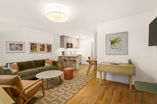 Photo - 136 E 92nd St