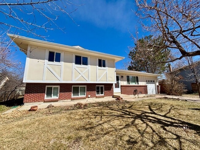 Building Photo - Amazing Home On Quiet Cul-de-sac