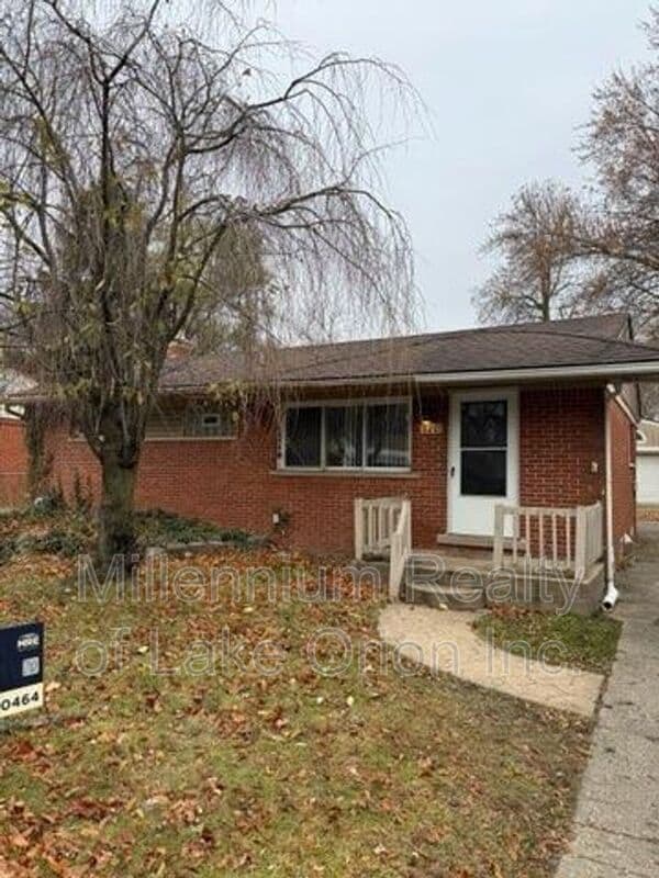 Building Photo - 321 W Princeton Ave