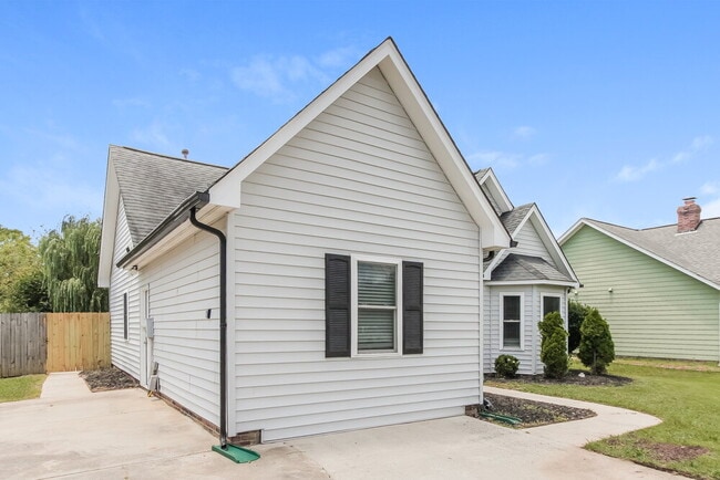 4907 Hunters Knoll Dr