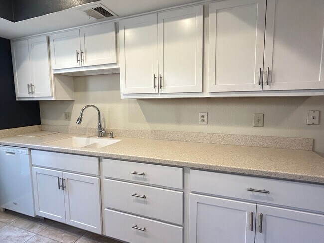Photo - GORGEOUS REMODEL! 2 BED 2 BATH IN POINTS W...