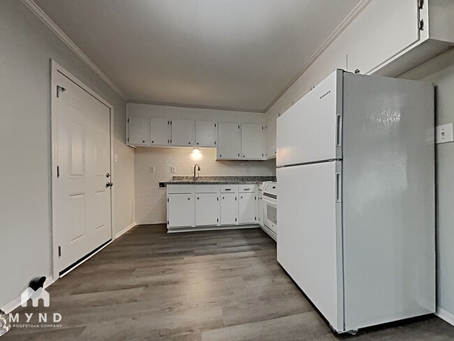 Photo - 406 Edgegreen Dr