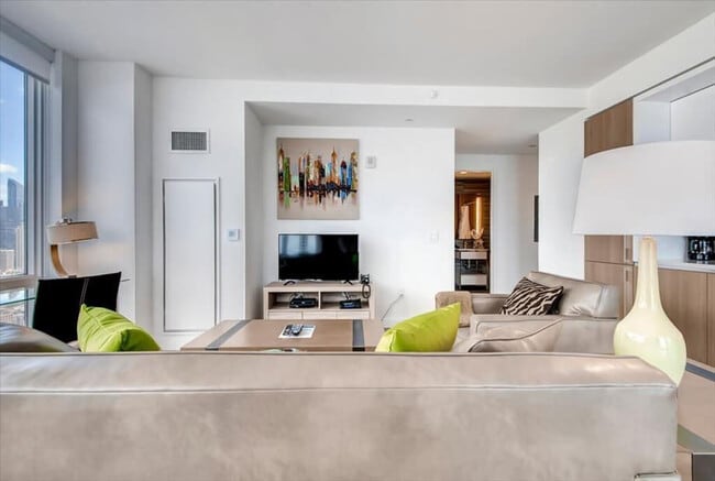 Photo - 605 W 42nd St Unit ID1016413P