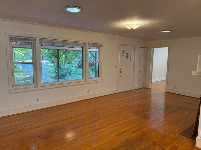 Photo - 3 Bedroom Ranch - Charming Country Living ...