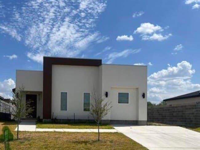 Building Photo - 6521 Adenia Loop