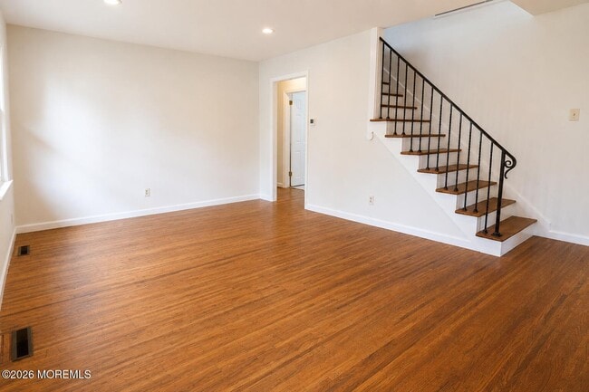 Photo - 112 Sunnybrook Rd