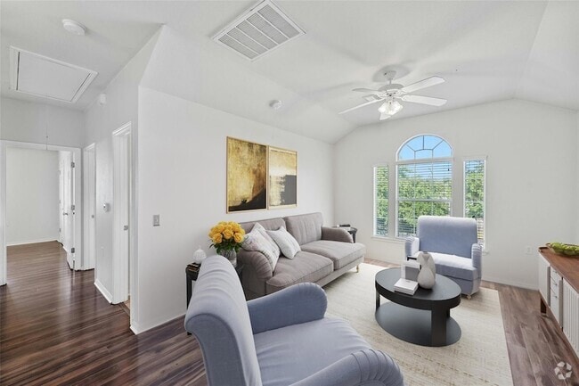 Building Photo - 410 Colonial Park Blvd Rental