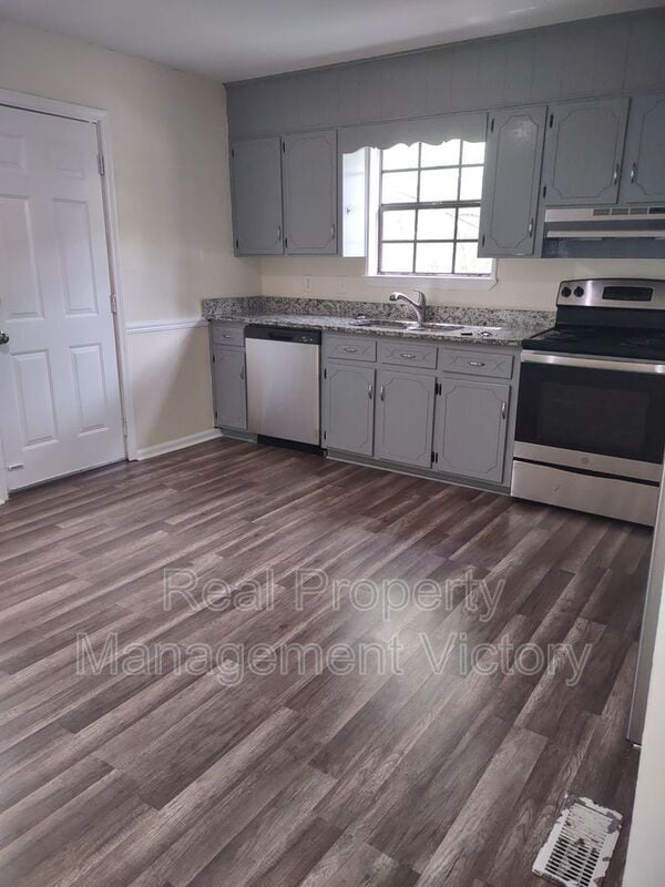 Photo - 1758 6th Pl NW