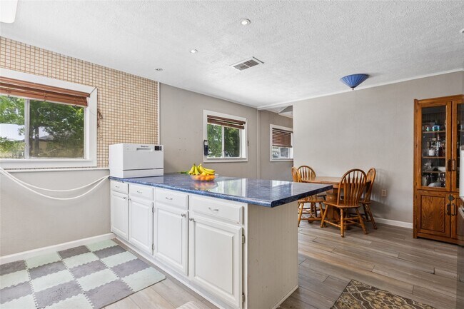 Photo - 4820 Palmetto St Unit True