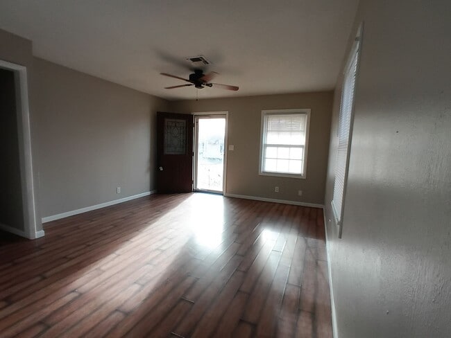 Photo - Cute 3 Bed or 2 bed and office