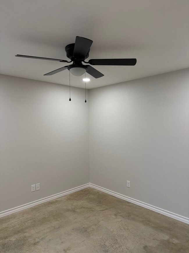 Photo - 801 Ritchie St