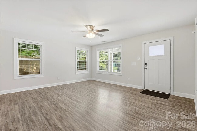 Photo - 4221 E End St