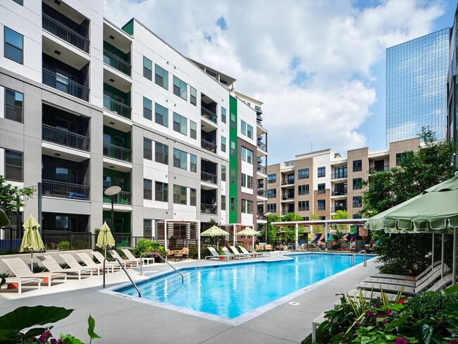 flatiron_amenity_pool_02