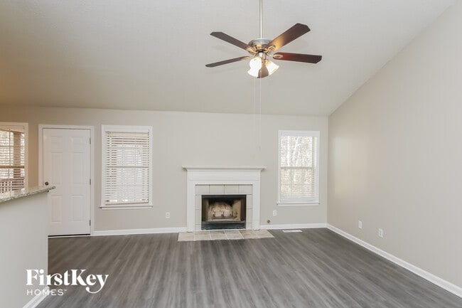 Photo - 269 London Ln