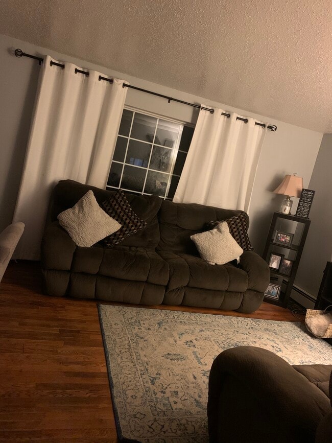 Livingroom - 23 Lownds Dr Unit # 23